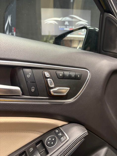 MAGNIFIQUE MERCEDES CLASSE A 200 AMG LINE 136 CH (TOIT OUVRANT,CAMÉRA DE RECUL, SIEGE ELECTRIQUE)