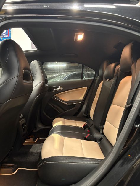 MAGNIFIQUE MERCEDES CLASSE A 200 AMG LINE 136 CH (TOIT OUVRANT,CAMÉRA DE RECUL, SIEGE ELECTRIQUE)