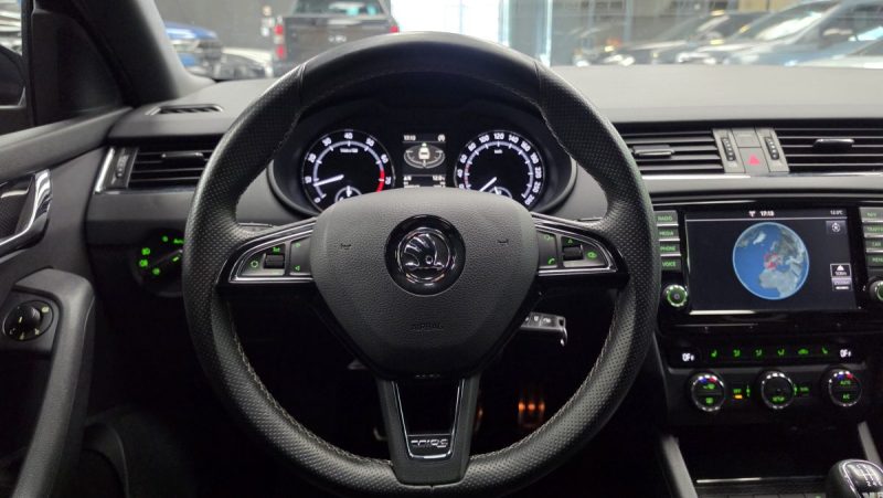 SKODA OCTAVIA COMBI 2.0 TSI 220 RS*CUIR*XENON*GPS*