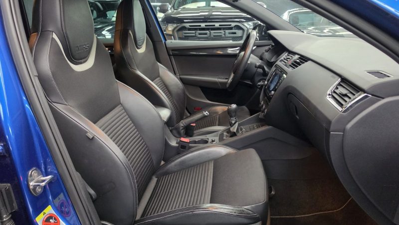 SKODA OCTAVIA COMBI 2.0 TSI 220 RS*CUIR*XENON*GPS*