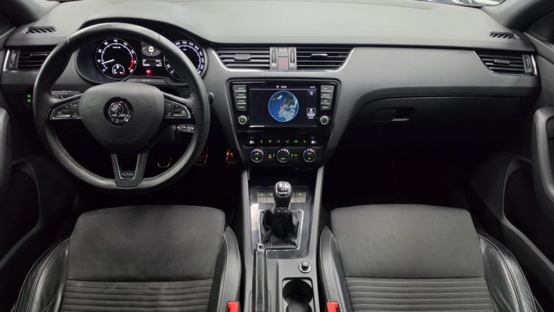 SKODA OCTAVIA COMBI 2.0 TSI 220 RS*CUIR*XENON*GPS*