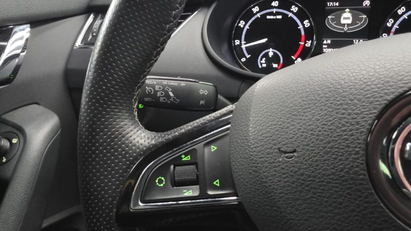 SKODA OCTAVIA COMBI 2.0 TSI 220 RS*CUIR*XENON*GPS*