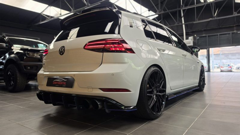 VOLKSWAGEN GOLF 2017 VII 2.0 TSI 310 R 4MOTION DSG7 5P*VIRTUAL*PANO*DCC*DYNAUDIO* 2017