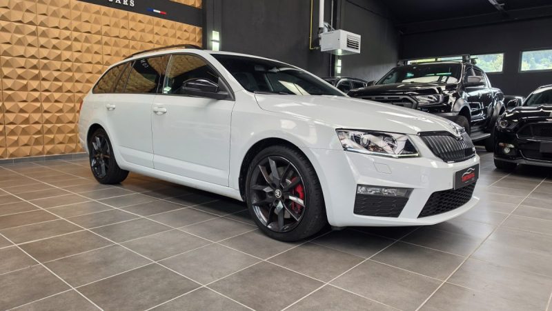 Skoda octavia combi 2.0 tsi 220 rs*1°Main 44MKm Seul.*CAMERA*cuir*xenon*