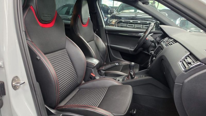 Skoda octavia combi 2.0 tsi 220 rs*1°Main 44MKm Seul.*CAMERA*cuir*xenon*