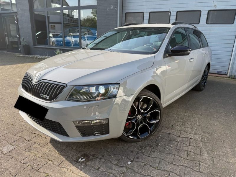 SKODA OCTAVIA COMBI RS 2.0 TSI 220*CAMERA*CUIR*XENON*BVM6