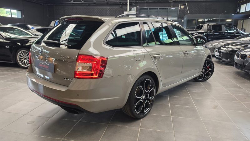 SKODA OCTAVIA COMBI RS 2.0 TSI 220*CAMERA*CUIR*XENON*BVM6
