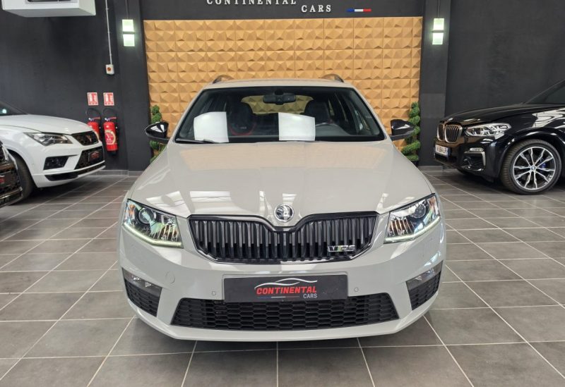 SKODA OCTAVIA COMBI RS 2.0 TSI 220*CAMERA*CUIR*XENON*BVM6
