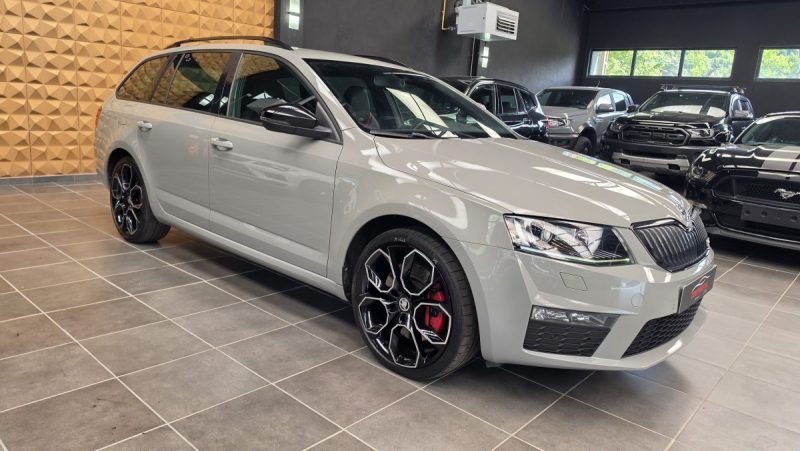 SKODA OCTAVIA COMBI RS 2.0 TSI 220*CAMERA*CUIR*XENON*BVM6