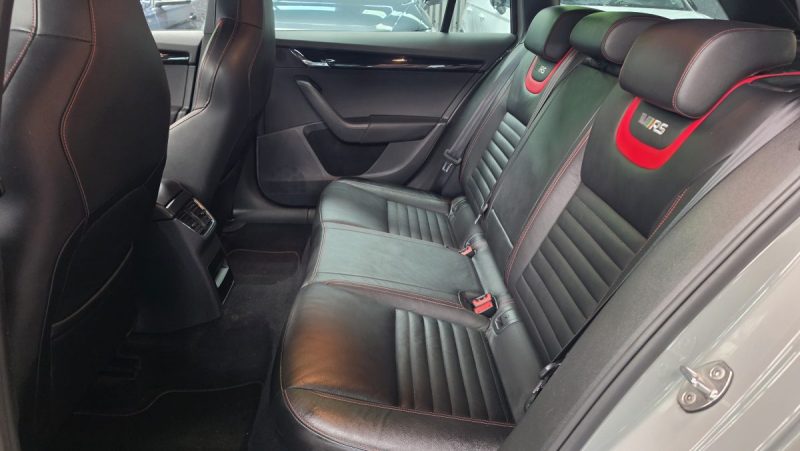 SKODA OCTAVIA COMBI RS 2.0 TSI 220*CAMERA*CUIR*XENON*BVM6