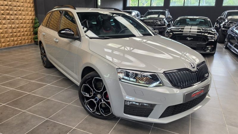 SKODA OCTAVIA COMBI RS 2.0 TSI 220*CAMERA*CUIR*XENON*BVM6