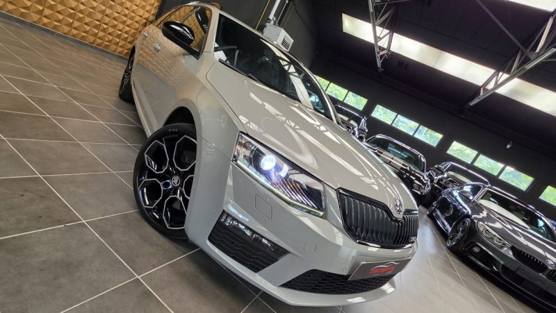 SKODA OCTAVIA COMBI RS 2.0 TSI 220*CAMERA*CUIR*XENON*BVM6