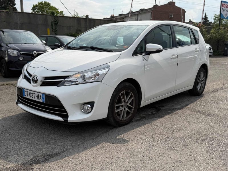 TOYOTA VERSO 112 D-4D  STYLE 5 PLACES 2015
