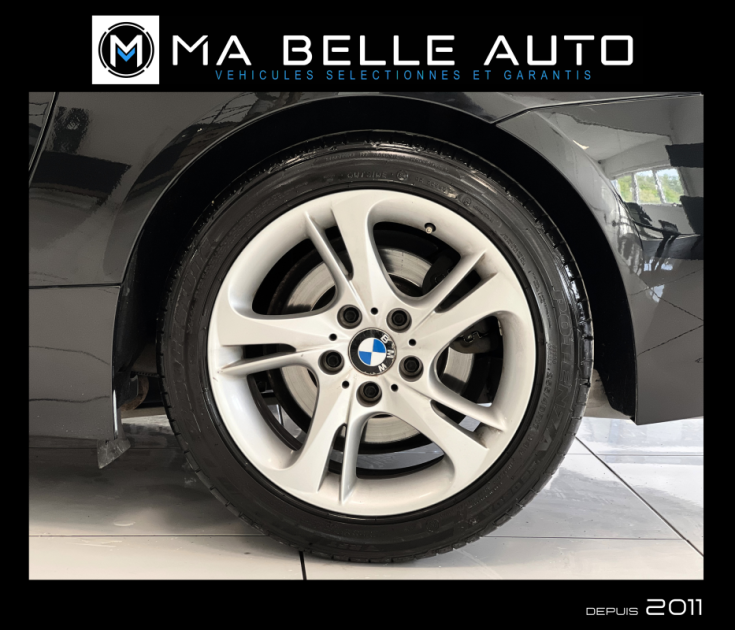 BMW Z4 Roadster Sdrive23i 204 Luxe 2.5L 6 cylindres 2010 / carnet / parfait état / 321 euros mensuel