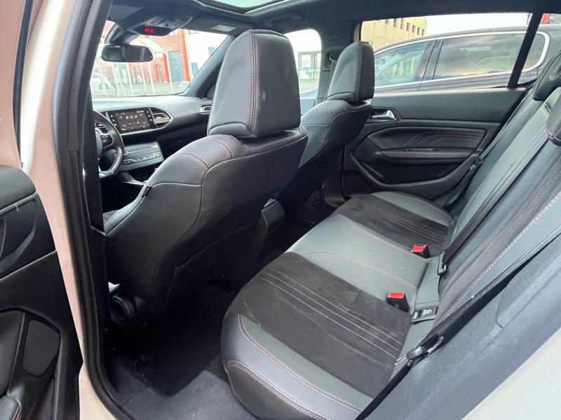 PEUGEOT 308 II 1.5 BLUEHDI 130CH FINITION GT LINE BOITE AUTO - ENTRETIEN OK - GARANTIE 6 MOIS 
