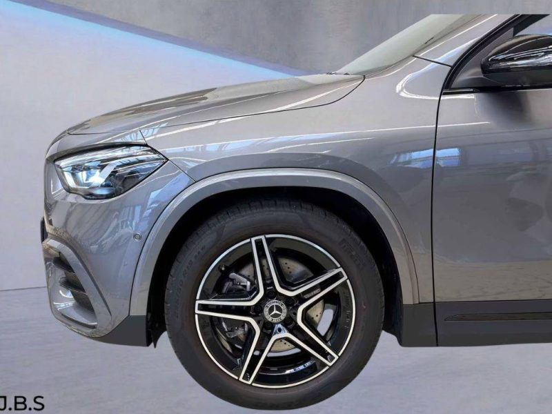 MERCEDES-BENZ GLA 220 4MATIC AMG LINE PANO MULTIBEAM NIGHT KEYLESS 19\" 2024