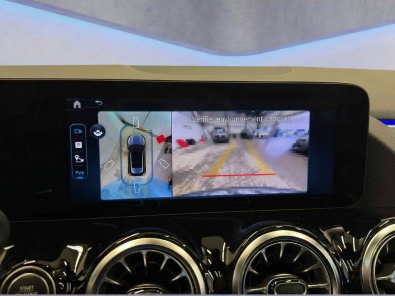 MERCEDES-BENZ GLA 220 4MATIC AMG LINE PANO MULTIBEAM NIGHT KEYLESS 19\" 2024