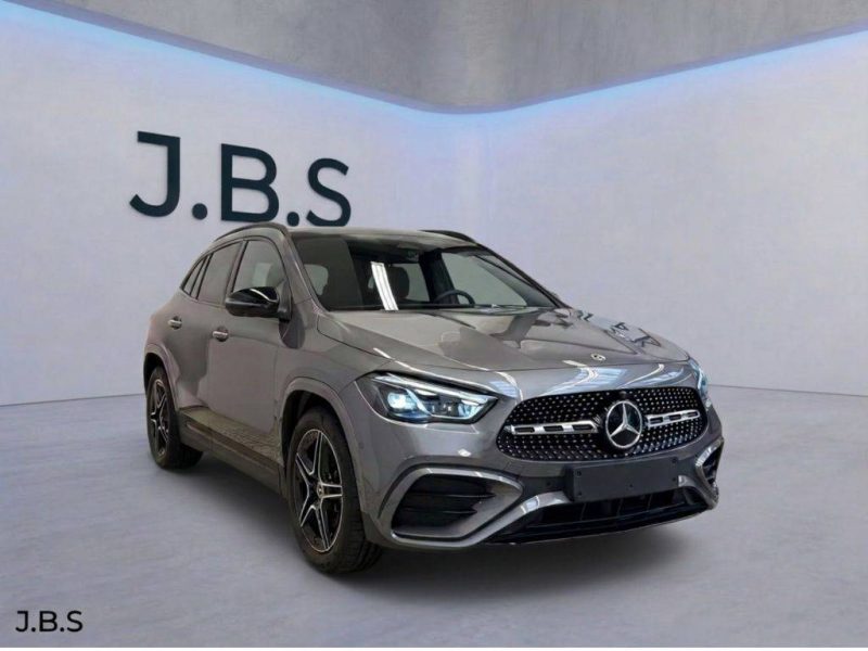 MERCEDES-BENZ GLA 220 4MATIC AMG LINE PANO MULTIBEAM NIGHT KEYLESS 19\" 2024