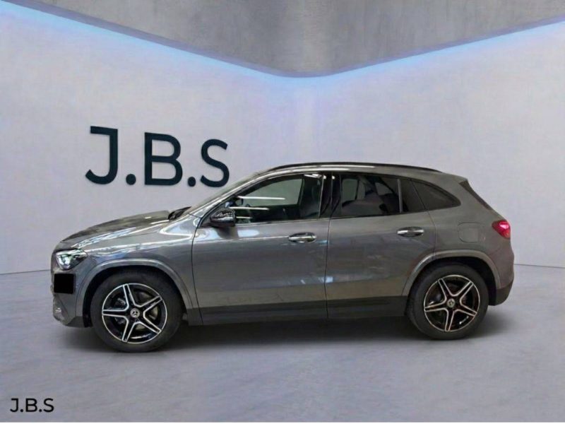 MERCEDES-BENZ GLA 220 4MATIC AMG LINE PANO MULTIBEAM NIGHT KEYLESS 19\" 2024
