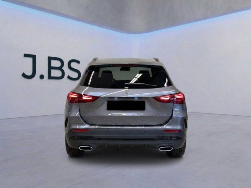 MERCEDES-BENZ GLA 220 4MATIC AMG LINE PANO MULTIBEAM NIGHT KEYLESS 19\" 2024