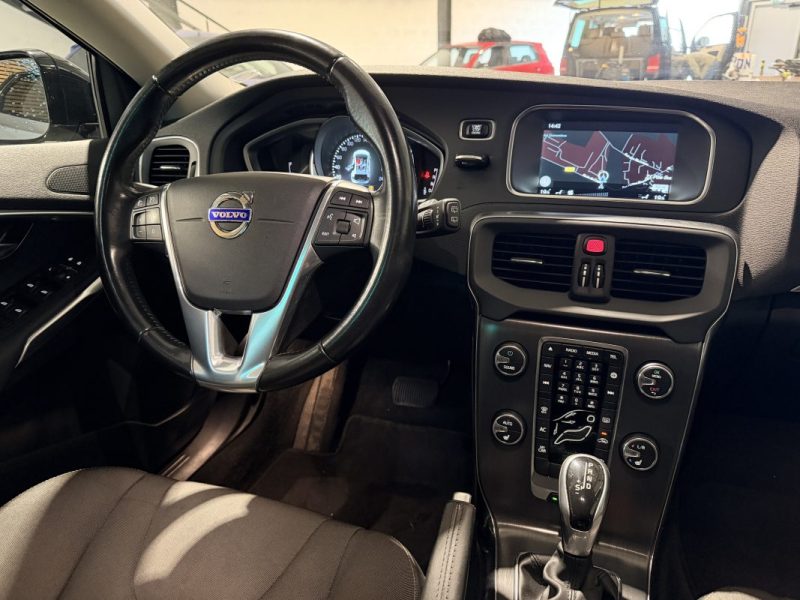 Volvo V40 Cross Country - 2015 - D3 150 ch - BVA - Finition Momentum - GPS - Sièges chauffants 