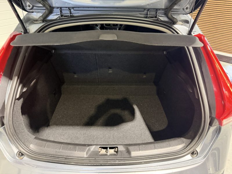 Volvo V40 Cross Country - 2015 - D3 150 ch - BVA - Finition Momentum - GPS - Sièges chauffants 