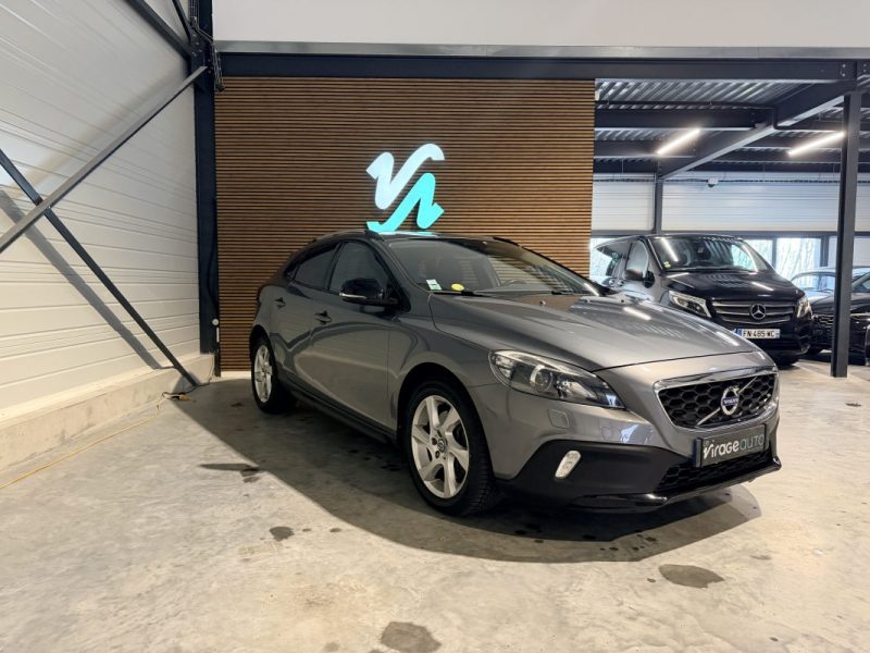 Volvo V40 Cross Country - 2015 - D3 150 ch - BVA - Finition Momentum - GPS - Sièges chauffants 