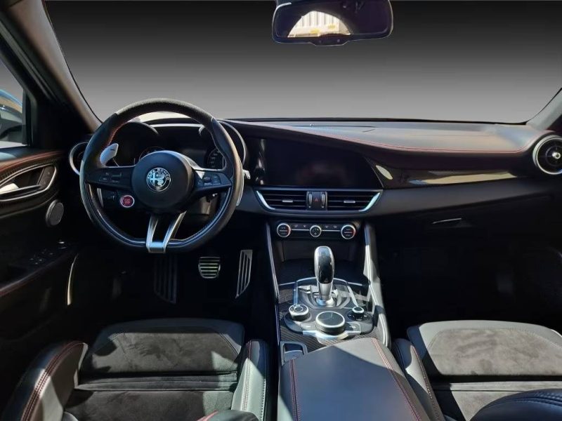 ALFA ROMEO GIULIA QUADRIFOGLIO 510ch / CARBONE / HARMAN KARDON / CAMÉRA / PACK SPORT