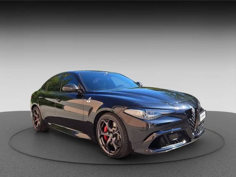 ALFA ROMEO GIULIA QUADRIFOGLIO 510ch / CARBONE / HARMAN KARDON / CAMÉRA / PACK SPORT