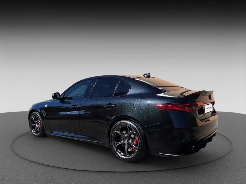 ALFA ROMEO GIULIA QUADRIFOGLIO 510ch / CARBONE / HARMAN KARDON / CAMÉRA / PACK SPORT