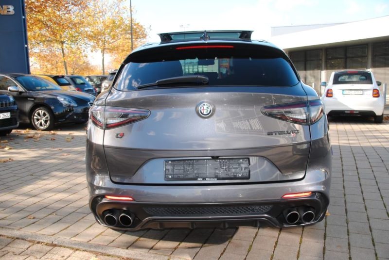ALFA ROMEO STELVIO QUADRIFOGLIO 510ch / Toit ouvrant / Harman Kardon / ACC / Q4