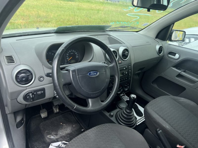 FORD FUSION 1600 TREND 2003