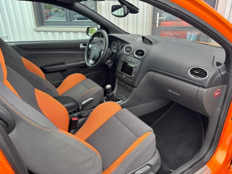 FORD  FOCUS ST 2.5L 225CV Xénon Toe Gps 