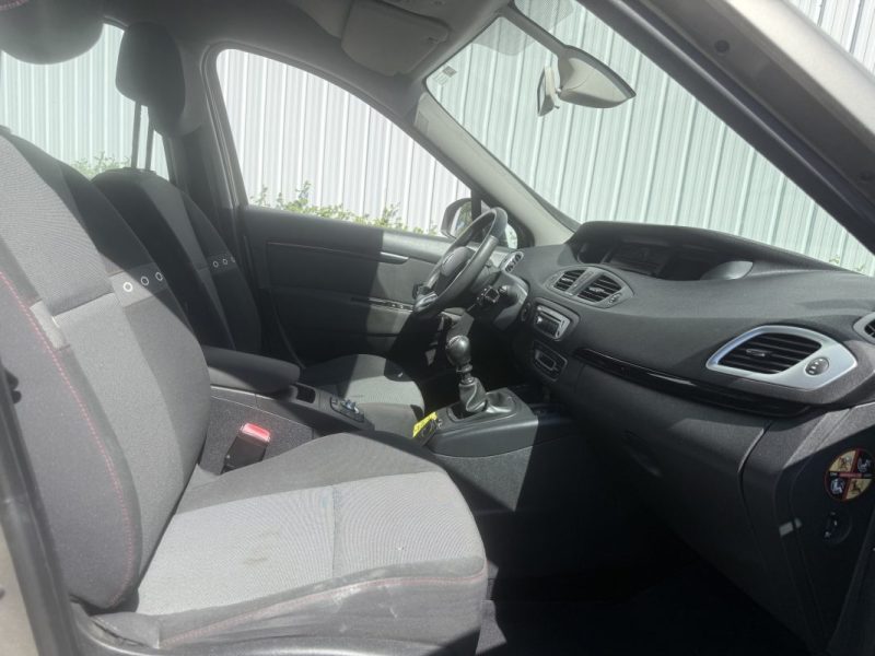 RENAULT SCENIC 3 1.6 DCI - 16V TURBO 2012