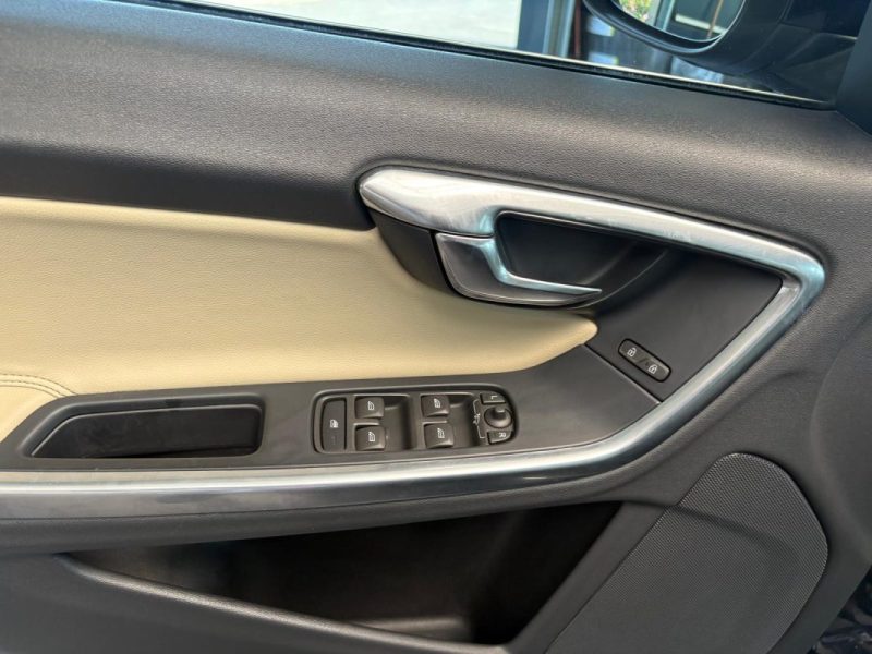 🚗 VOLVO V60 2.0 190 Ch ⚙️♨️ Sièges chauffants ☀️ Toit ouvrant 📷 Caméra de recul 🧭 GPS 🛡️Garantie
