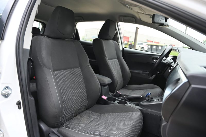 TOYOTA AURIS 136h Dynamic 12/2013