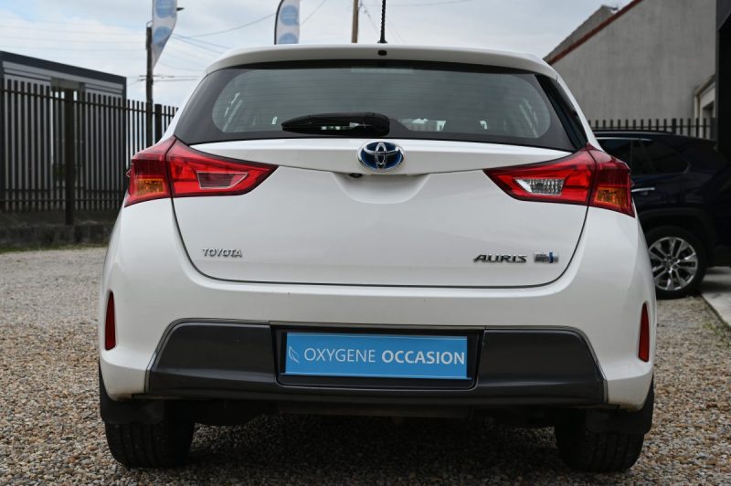 TOYOTA AURIS 136h Dynamic 12/2013