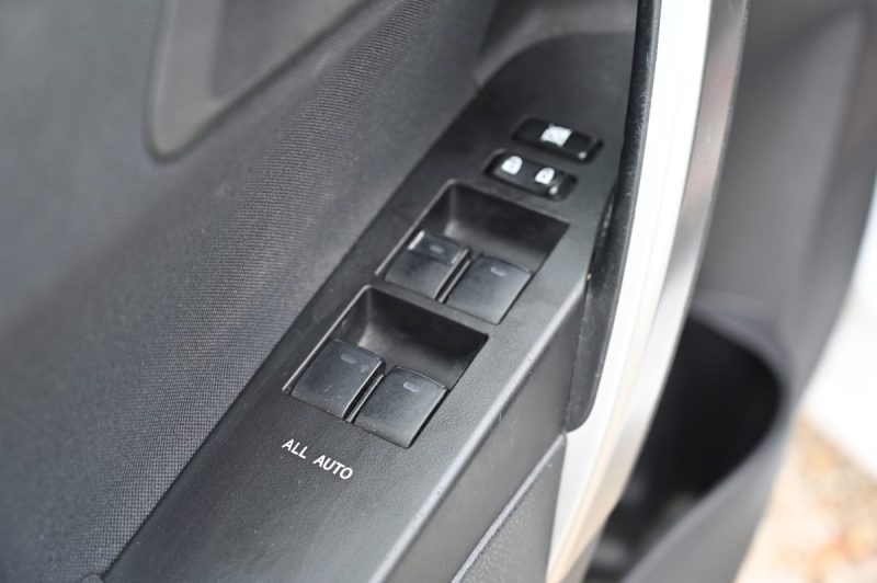 TOYOTA AURIS 136h Dynamic 12/2013