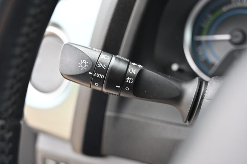 TOYOTA AURIS 136h Dynamic 12/2013