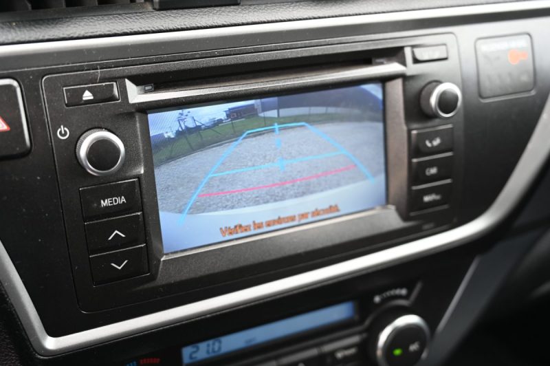 TOYOTA AURIS 136h Dynamic 12/2013