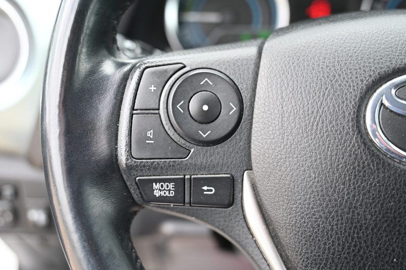 TOYOTA AURIS 1.8 HSD 136CH DYNAMIC 12/2013