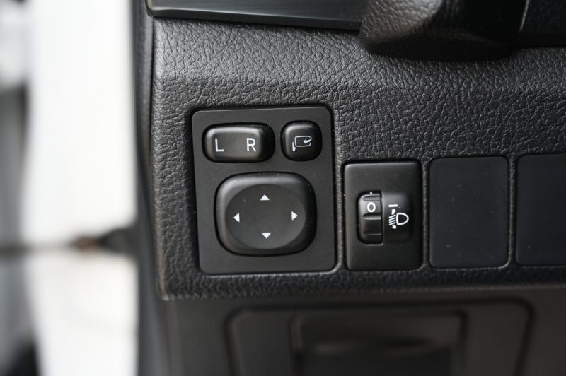 TOYOTA AURIS 136h Dynamic 12/2013