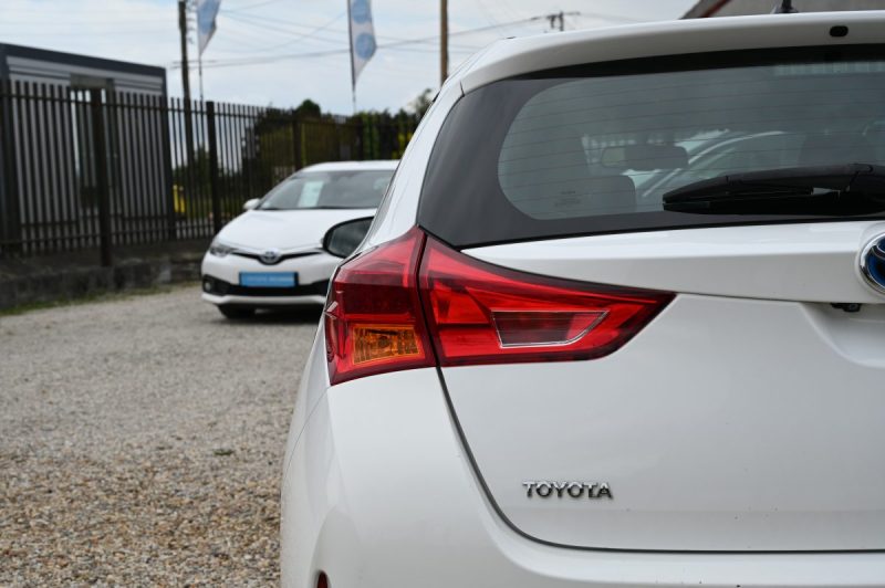 TOYOTA AURIS 1.8 HSD 136CH DYNAMIC 12/2013