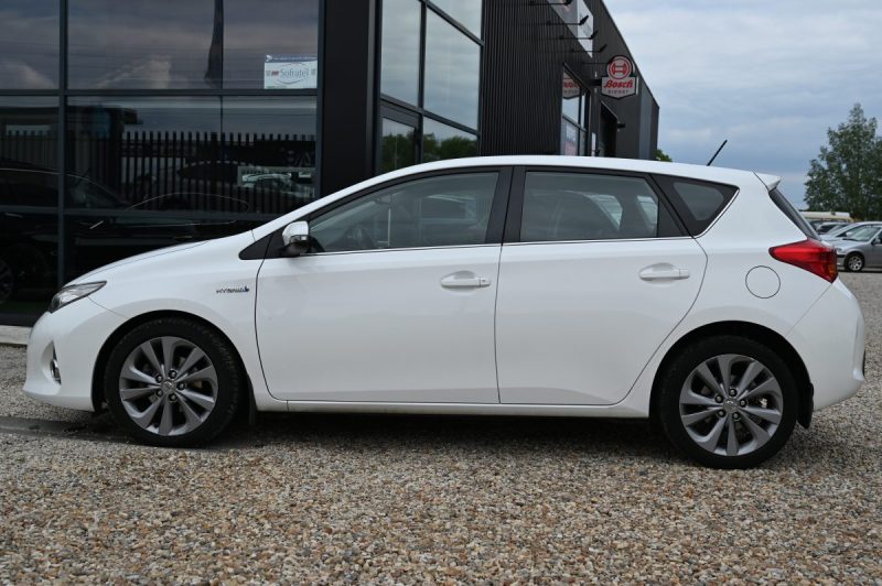 TOYOTA AURIS 136h Dynamic 12/2013