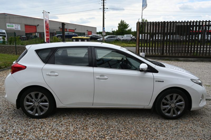 TOYOTA AURIS 136h Dynamic 12/2013