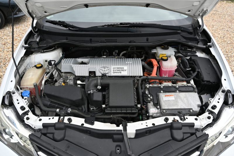 TOYOTA AURIS 136h Dynamic 12/2013
