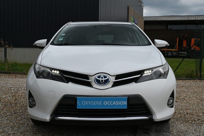 TOYOTA AURIS 136h Dynamic 12/2013
