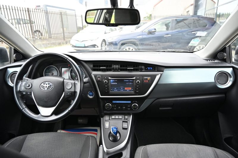 TOYOTA AURIS 136h Dynamic 12/2013