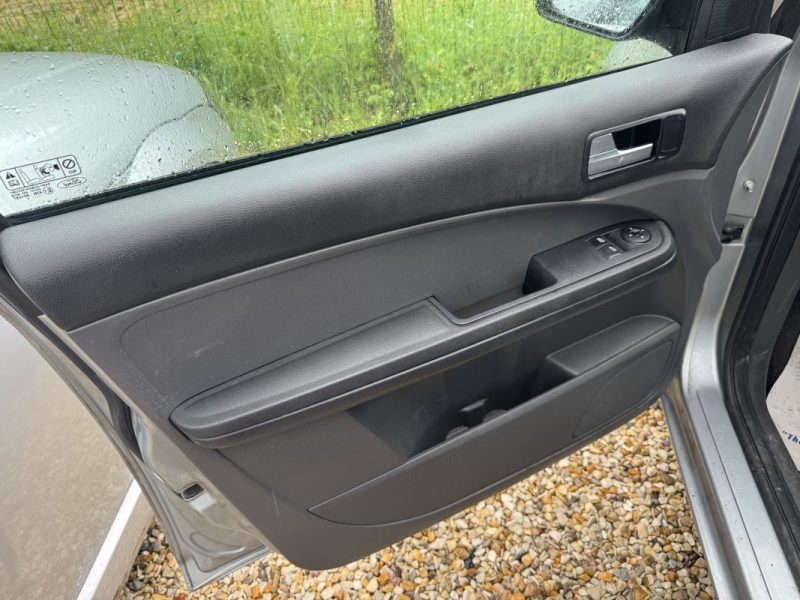 FORD C-MAX C-MAX 1.6 TDCI 110 CH 2004