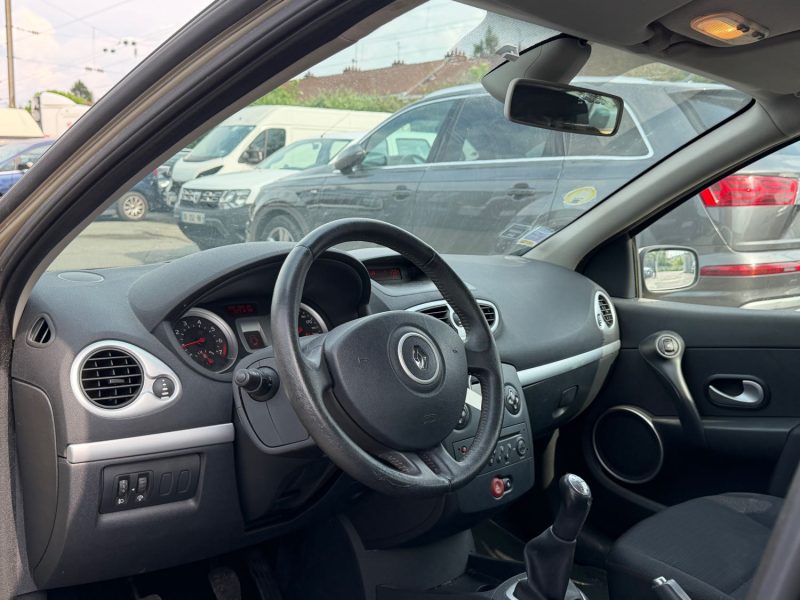 RENAULT CLIO III CONFORT DYNAMIQUE 1.4 16V 2007